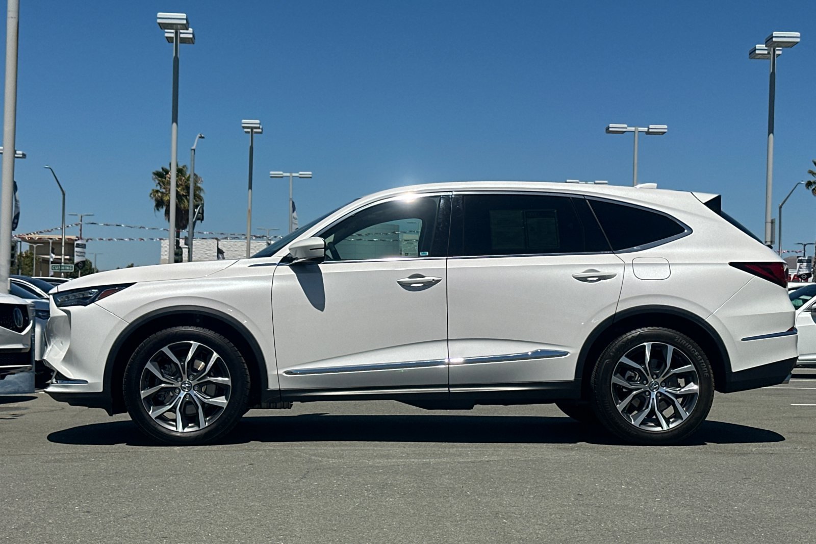 Used 2024 Acura MDX w/ Technology Package FWD image 8