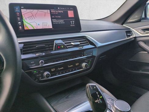 Used 2023 BMW 530e w/ Premium Package image 15