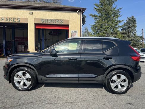 Used 2020 Volvo XC40 T5 Momentum AWD/4WD image 5