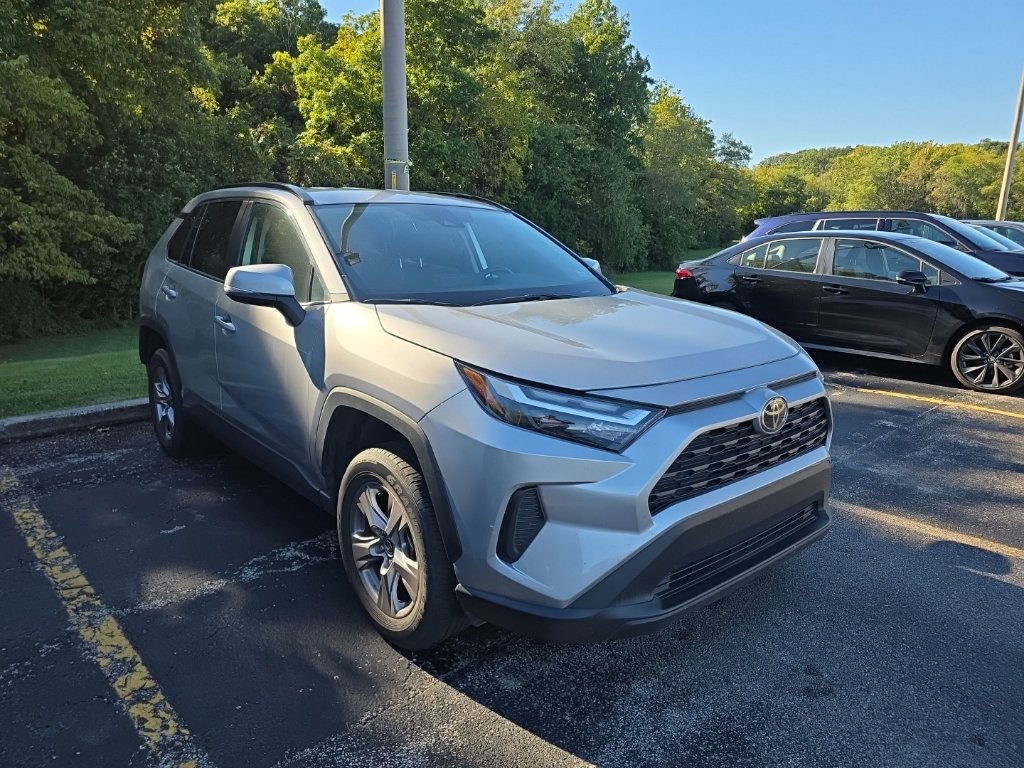 Used 2025 Toyota RAV4 XLE FWD image 3