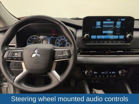 Used 2022 Mitsubishi Outlander SE image 23