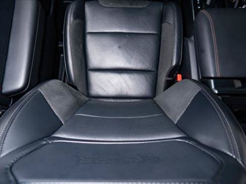 Used 2025 Ford F150 Raptor AWD/4WD image 43