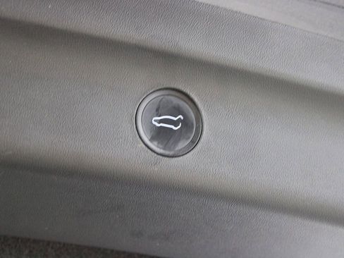 Used 2021 Tesla Model Y Long Range image 19