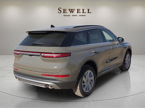 New 2026 Lincoln Corsair Premiere image 4