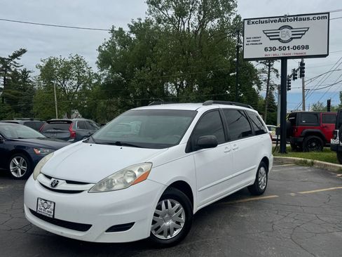 Used 2010 Toyota Sienna LE FWD image 3
