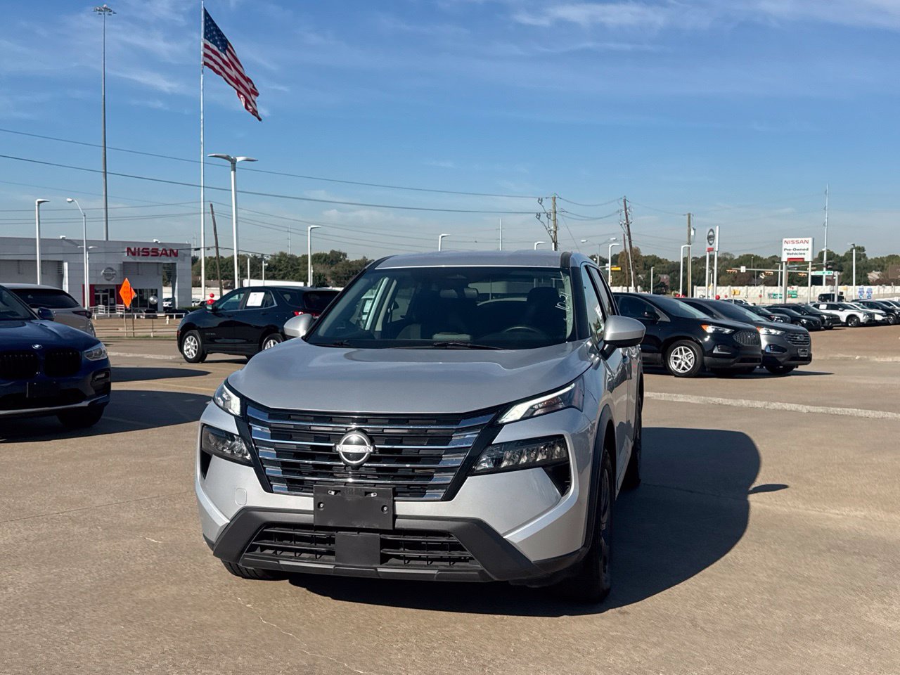 Certified 2025 Nissan Rogue SV FWD image 8