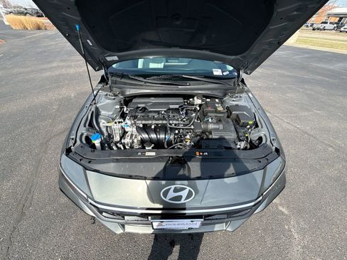 New 2026 Hyundai Elantra Limited FWD image 28
