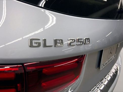 Used 2026 Mercedes-Benz GLB 250 image 15