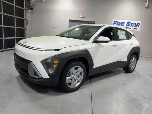 New 2026 Hyundai Kona SE image 3