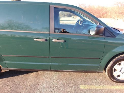 Used 2013 RAM C/V Tradesman image 27