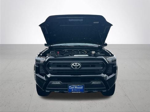Certified 2024 Toyota Tacoma SR5 AWD/4WD image 5