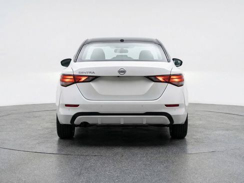 Used 2025 Nissan Sentra SV image 7