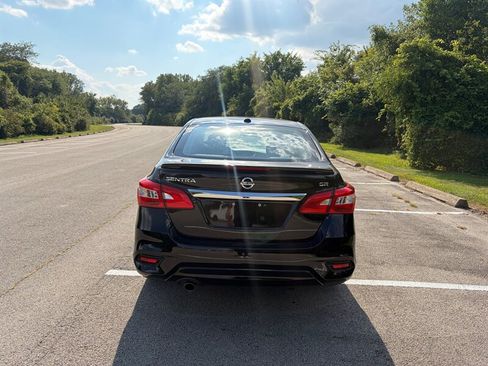 Used 2018 Nissan Sentra SR w/ Technology Package FWD image 4