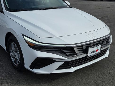 New 2026 Hyundai Elantra SE image 9