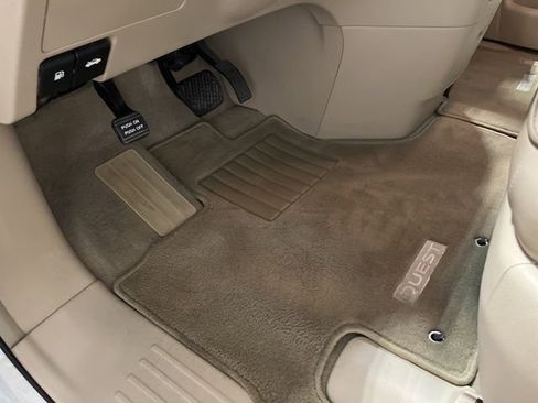 Used 2016 Nissan Quest SL FWD image 10