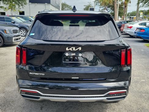 Certified 2023 Kia Sorento S w/ Panoramic Sunroof Package FWD image 5