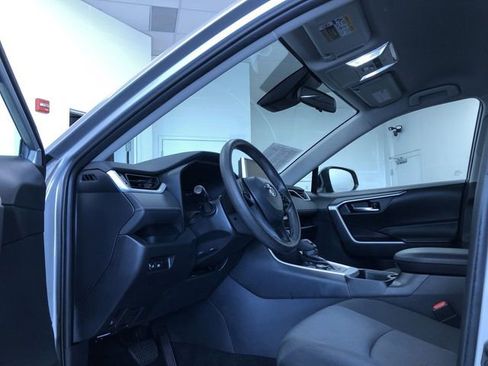 Used 2025 Toyota RAV4 XLE AWD/4WD image 11