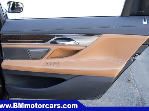 Used 2020 BMW 750i xDrive w/ Cold Weather Package AWD/4WD image 41