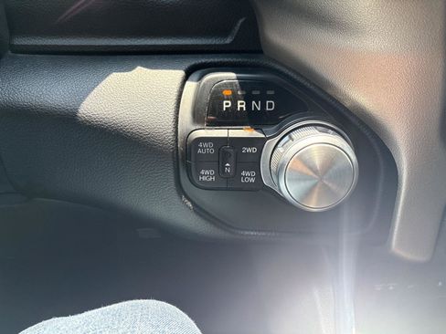 Used 2019 RAM 1500 Laramie AWD/4WD image 23