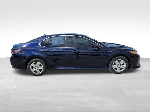 Used 2021 Toyota Camry LE FWD image 5