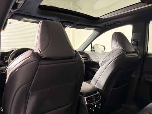 Used 2023 Lexus RX 500h F Sport w/ Cold Area Package AWD/4WD image 31