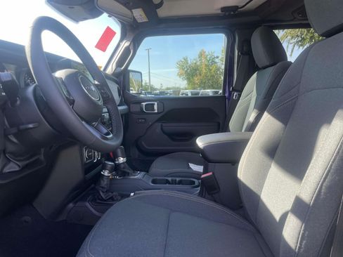 Used 2026 Jeep Gladiator Sport AWD/4WD image 13