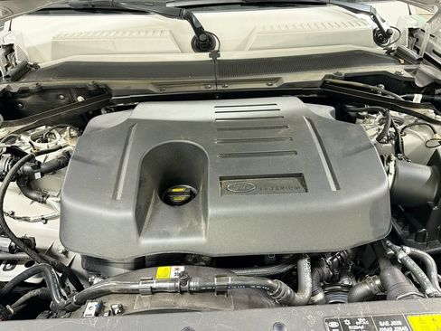 Used 2026 Land Rover Defender 110 X-Dynamic SE AWD/4WD image 30