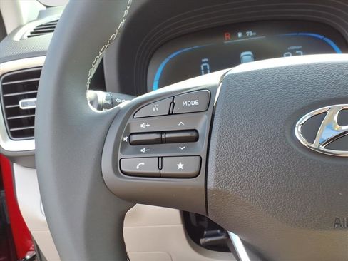 New 2026 Hyundai Venue SEL image 18