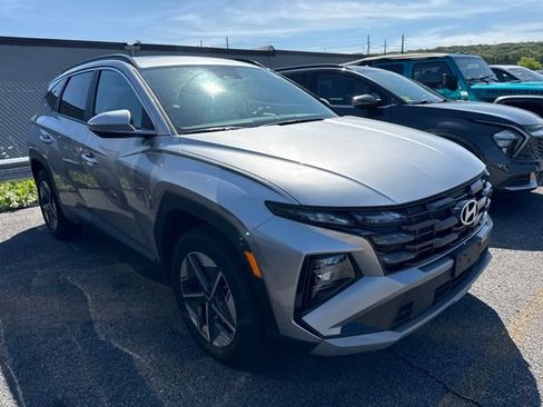 Used 2025 Hyundai Tucson SEL AWD/4WD image 2