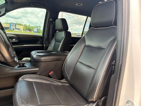 Used 2021 Chevrolet Suburban Premier AWD/4WD image 15