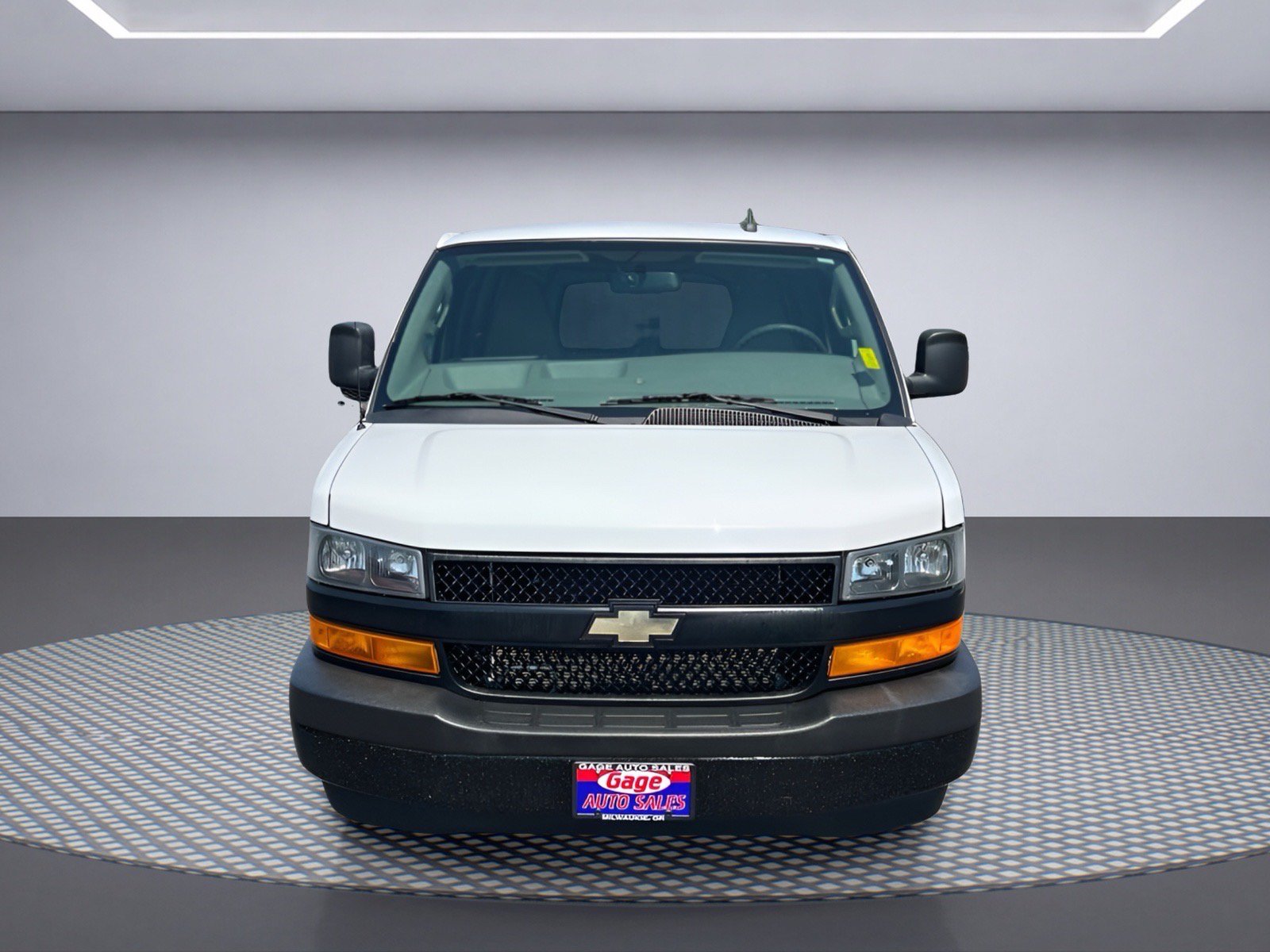 Used 2021 Chevrolet Express 2500 w/ Driver Convenience Package RWD image 9
