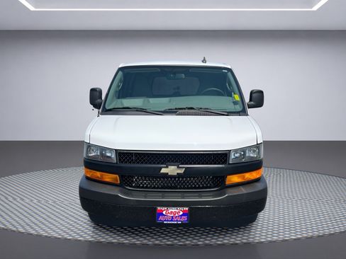 Used 2021 Chevrolet Express 2500 w/ Driver Convenience Package RWD image 9
