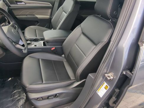 Certified 2023 Volkswagen Atlas Cross Sport SE FWD image 22