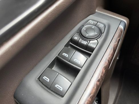 Used 2023 GMC Sierra 3500 Denali AWD/4WD image 25