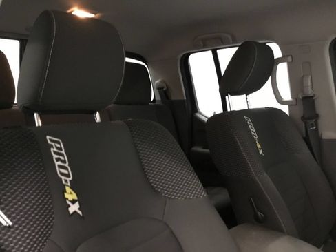 Used 2019 Nissan Frontier PRO-4X AWD/4WD image 18