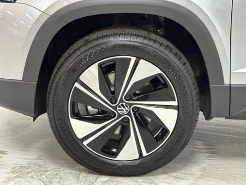 New 2026 Volkswagen Taos SE AWD/4WD image 24