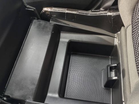 Used 2011 Dodge Journey Mainstreet w/ Popular Equipment Group FWD image 22