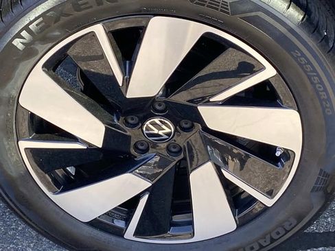 Used 2024 Volkswagen Atlas Cross Sport SE AWD/4WD image 26