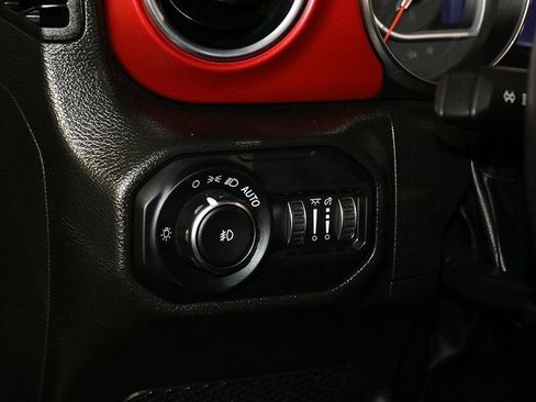 Used 2022 Jeep Wrangler Unlimited Rubicon w/ Xtreme Recon 35" Tire Package image 29