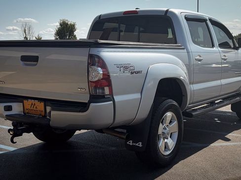 Used 2011 Toyota Tacoma 4x4 Double Cab w/ TRD Sport Pkg image 27