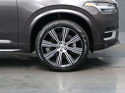 Used 2025 Volvo XC90 B6 Ultra w/ Protection Package image 9