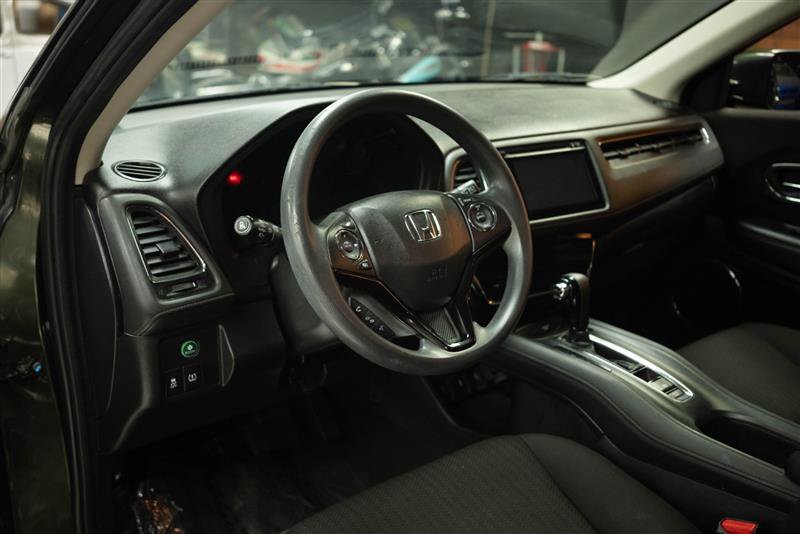 Used 2017 Honda HR-V EX image 9