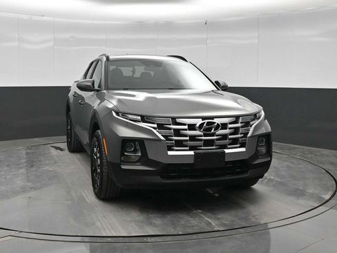 Used 2023 Hyundai Santa Cruz SEL w/ Activity Package AWD/4WD image 2
