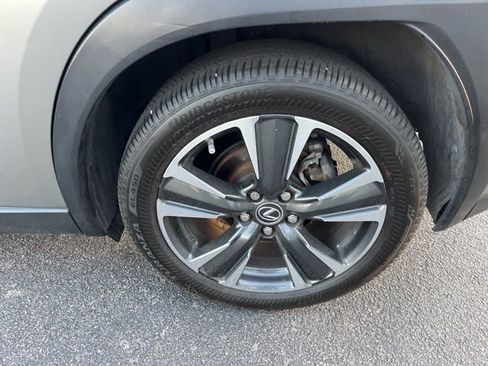 Used 2019 Lexus UX 200 w/ Premium Package image 32