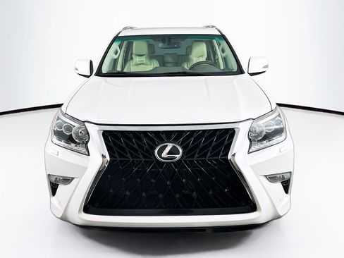 Used 2016 Lexus GX 460 w/ Premium Package image 2