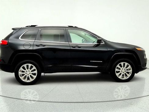 Used 2018 Jeep Cherokee Overland w/ Technology Group AWD/4WD image 4