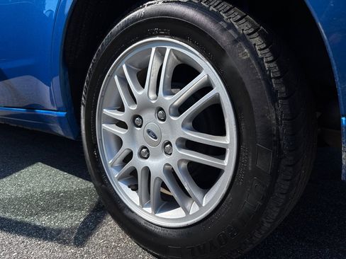 Used 2011 Ford Focus SE FWD image 8