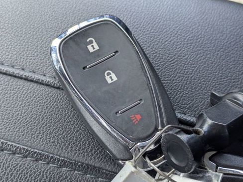 Used 2022 Chevrolet Blazer LT image 32