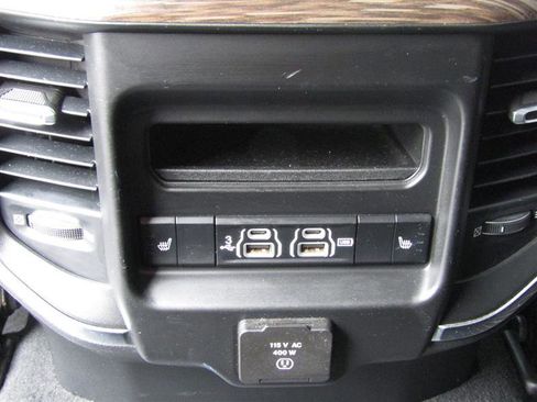Used 2019 RAM 1500 Laramie image 34