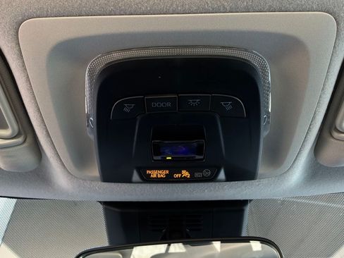 Used 2025 Toyota Corolla LE FWD image 17